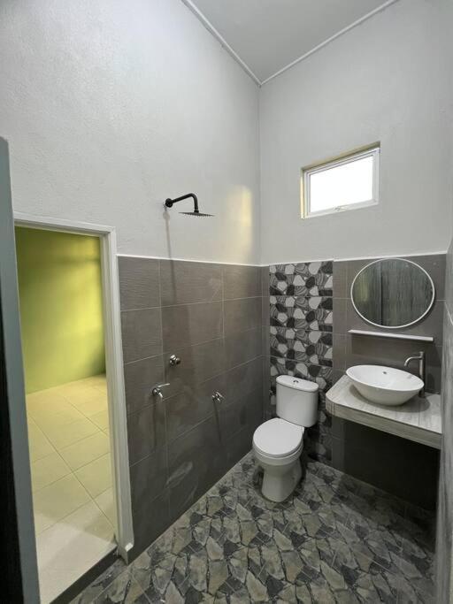 Majestic Homestay - Pasir Puteh Exteriör bild