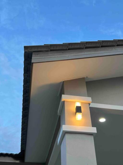 Majestic Homestay - Pasir Puteh Exteriör bild